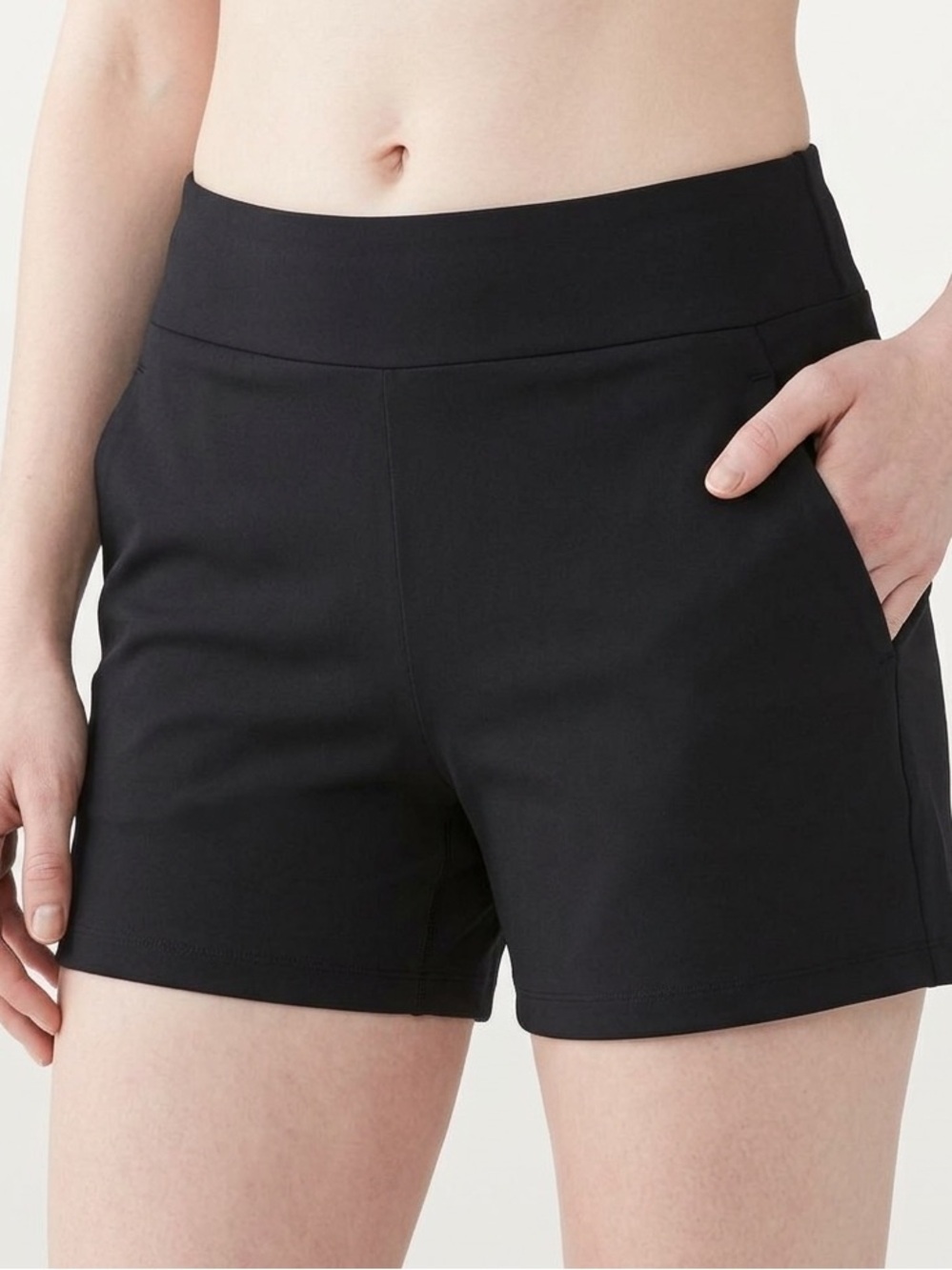 Lululemon Shaped Short (Solid 3") Black
Size 6